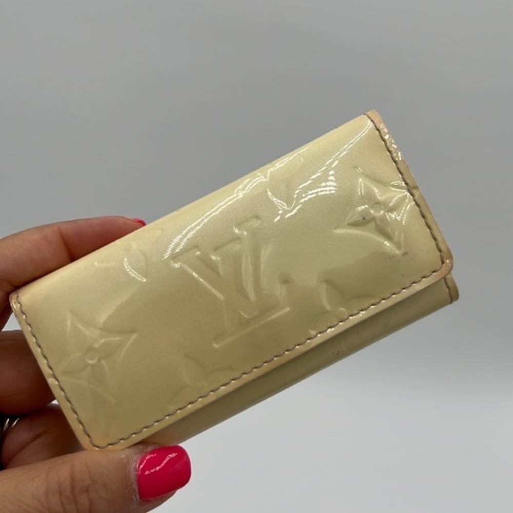 AUTHENTIC PREOWNED LOUIS VUITTON VERNIS  4 KEY CHAIN
